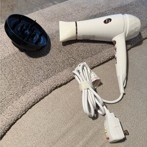 T3 Featherweight Luxe 2i Ionic Professional Hair Dryer with Diffuser Attachment